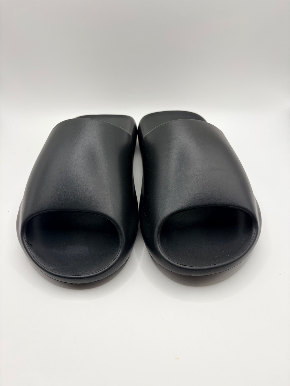 Yeezy YS-02 Coal Black Slides Size 10 Brand New With Box